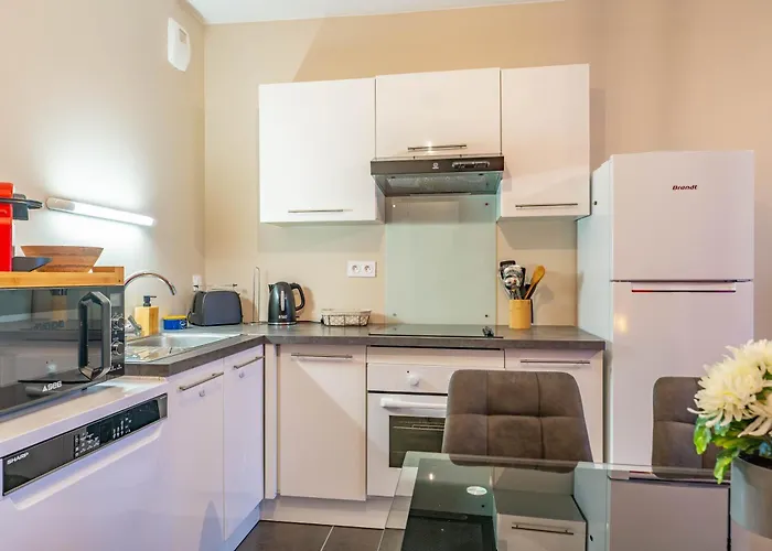 Chez Benjamin - Appt Terrasse Avec Piscine Commune Apartman *