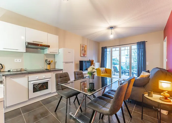 Chez Benjamin - Appt Terrasse Avec Piscine Commune *