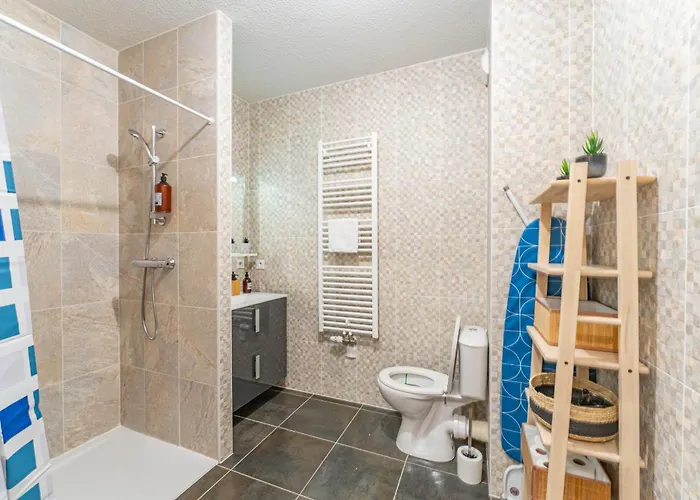 Apartman Chez Benjamin - Appt Terrasse Avec Piscine Commune *