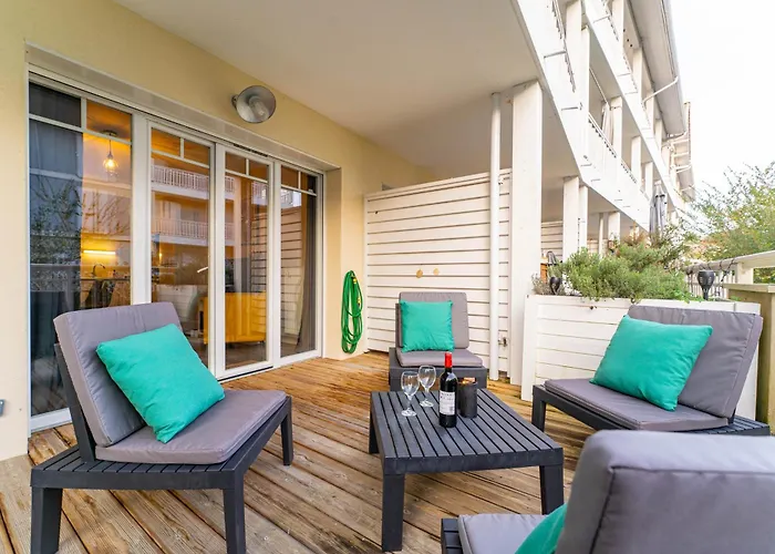 Chez Benjamin - Appt Terrasse Avec Piscine Commune Apartman